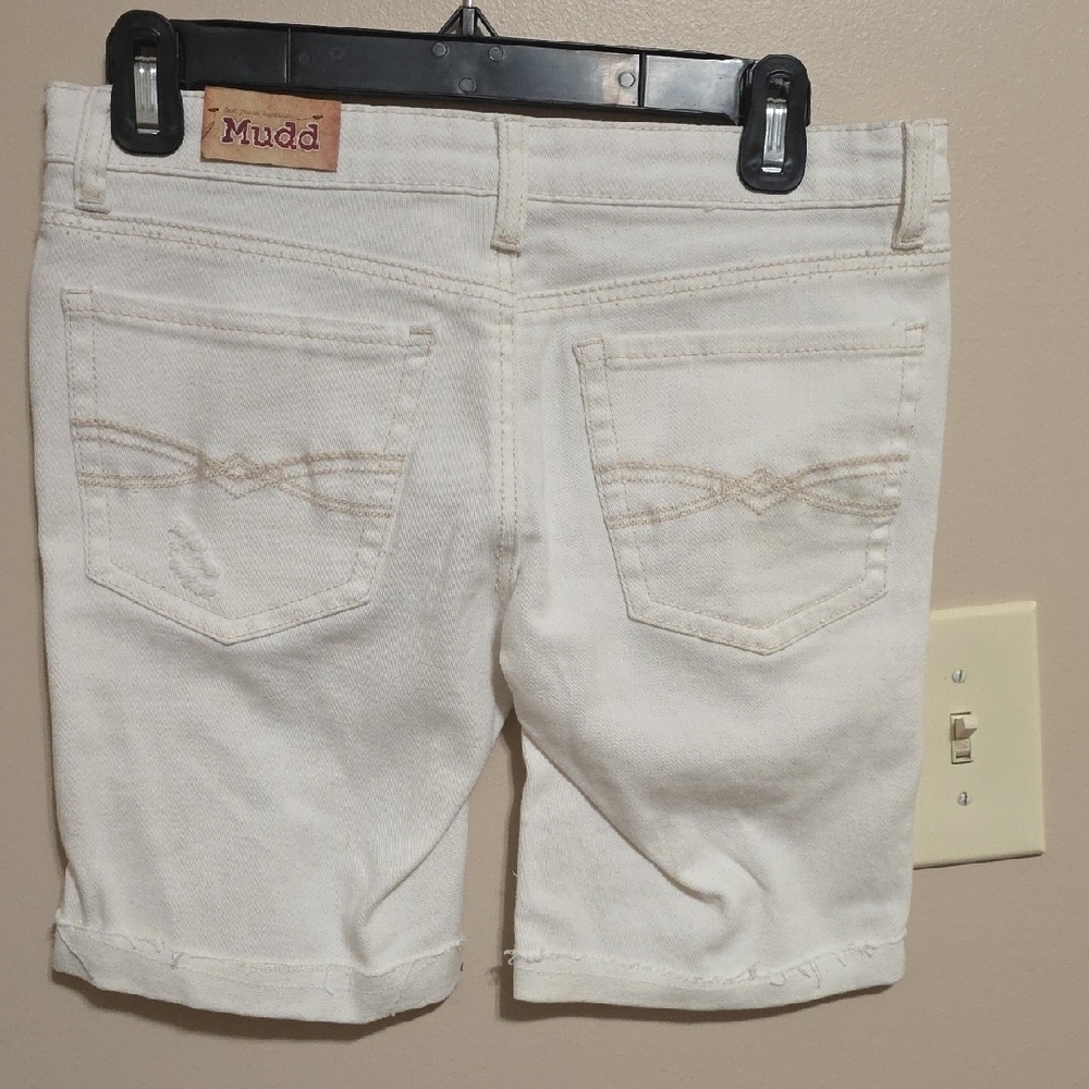 Mudd Women's Cream Jean Shorts - Picture 2 of 6